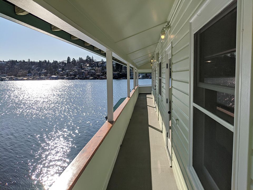 1st image of 1419 NE Boat St #201