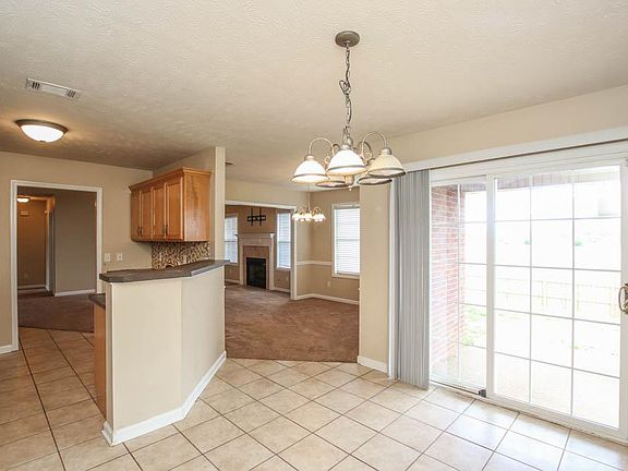 5th image of 8019 Valencia Dr