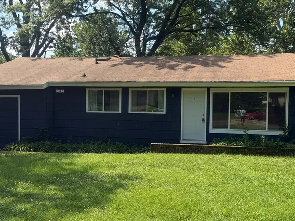 2009 SW Harp Pl, Topeka, KS 66611
