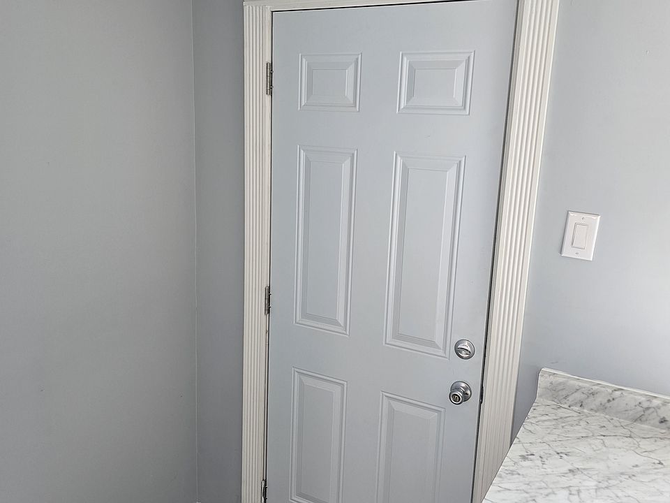 1st image of 1835 Westview Dr