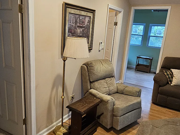 63 Wilson Ave — Photo 5