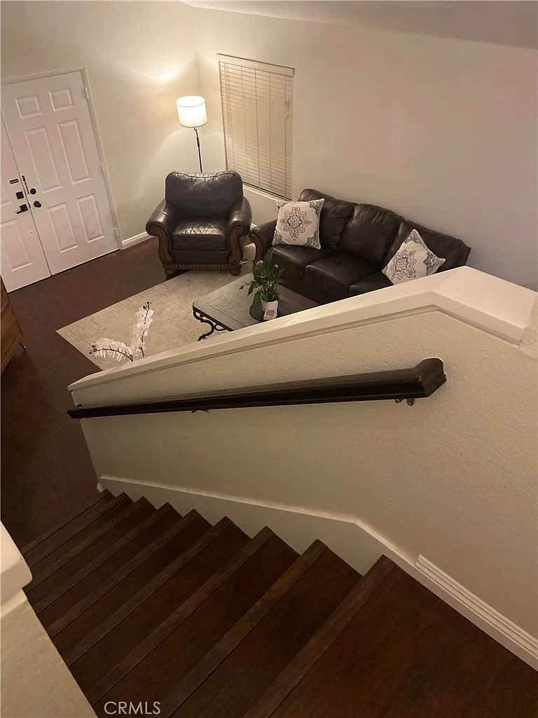 4 bed, 2.5 bath, 1893 sqft, $3,300 — Photo 4
