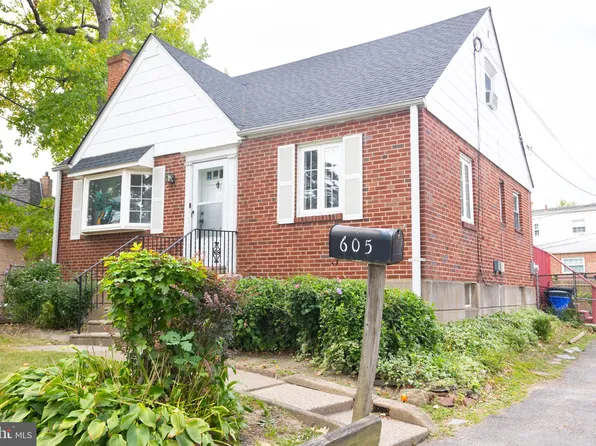 605 W Providence Rd, Aldan, PA 19018