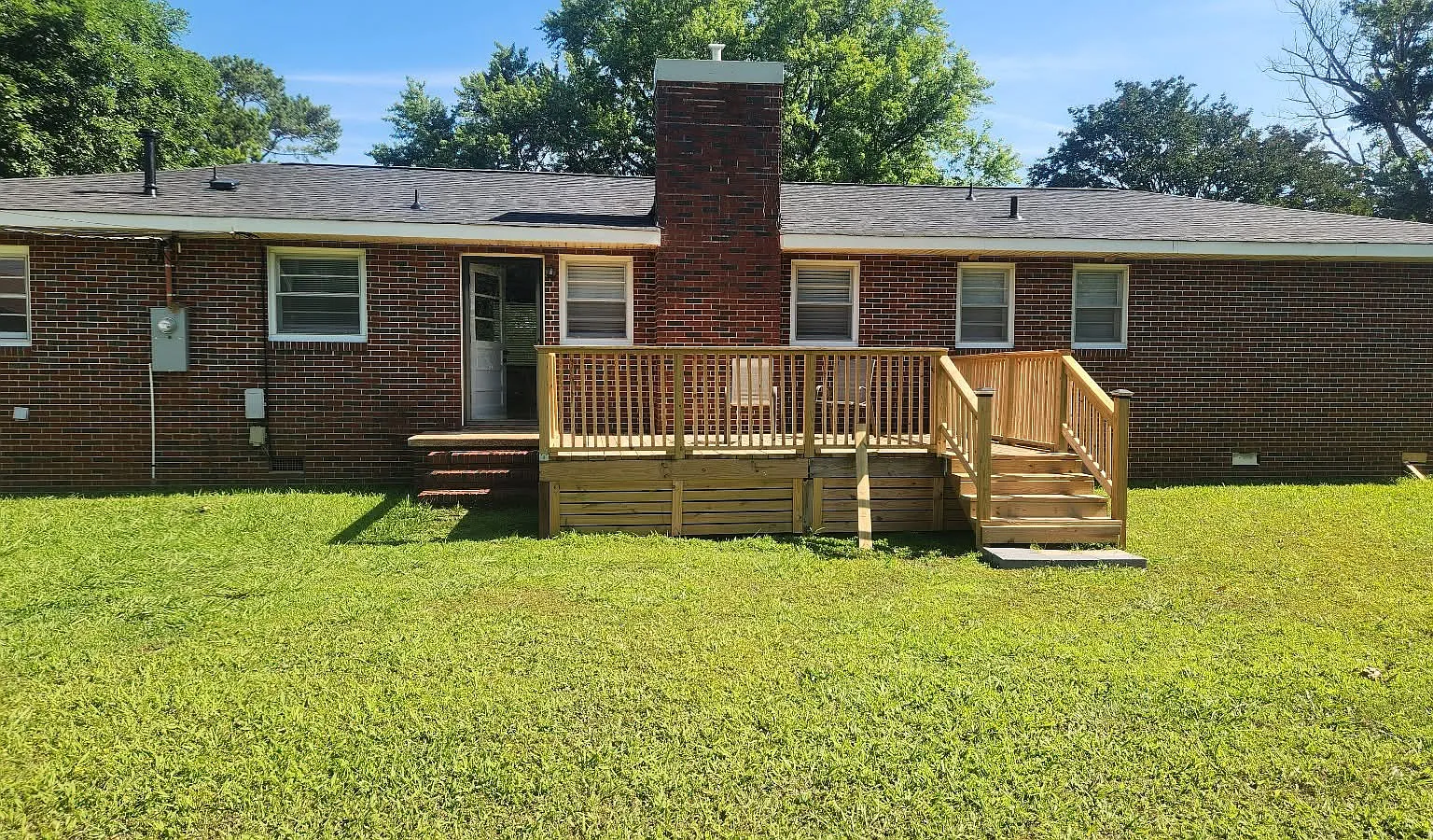 3 bed, 1500 sqft, $1,500 — Photo 2