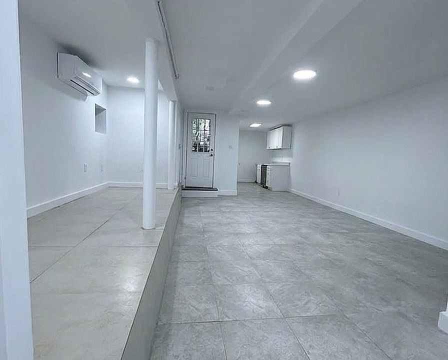 1st image of 466 W 166th St #1