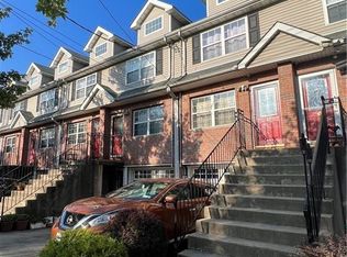 45 Giacomo Ln, Staten Island, NY 10310