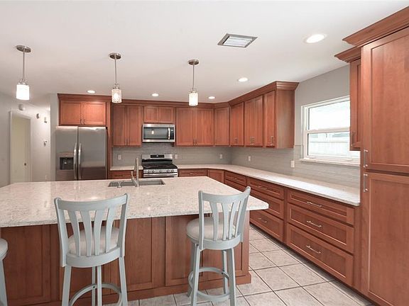 5th image of 7616 SW 10TH AVENUE