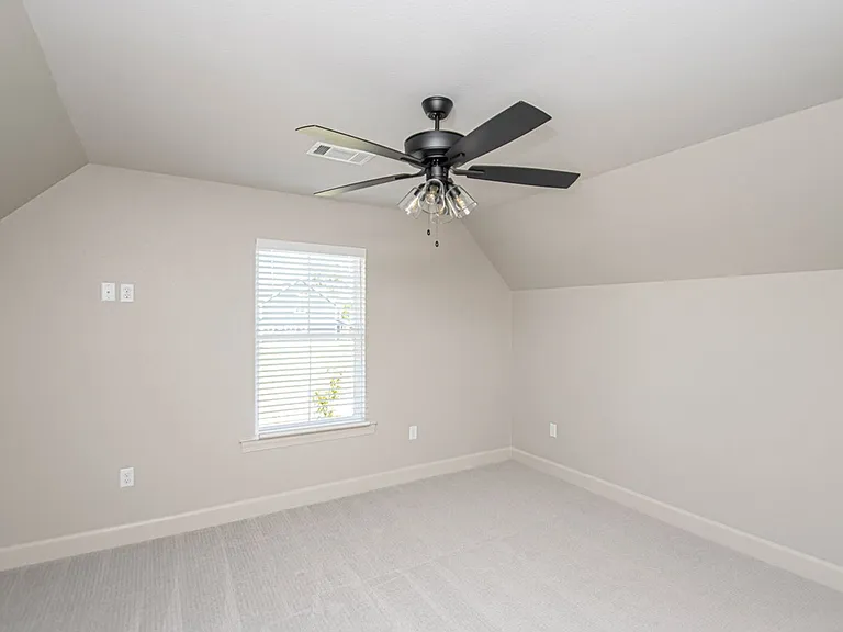 404 Gardens Ln — Photo 27