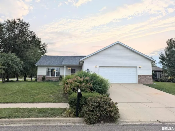 1501 Longhorn Dr, Metamora, IL 61548