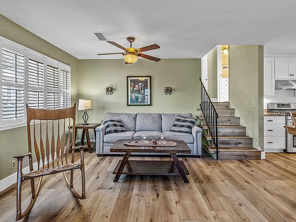 3rd image of 4667 Missouri St