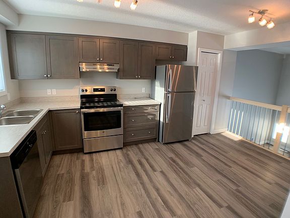 2nd image of 120 Applewood Dr