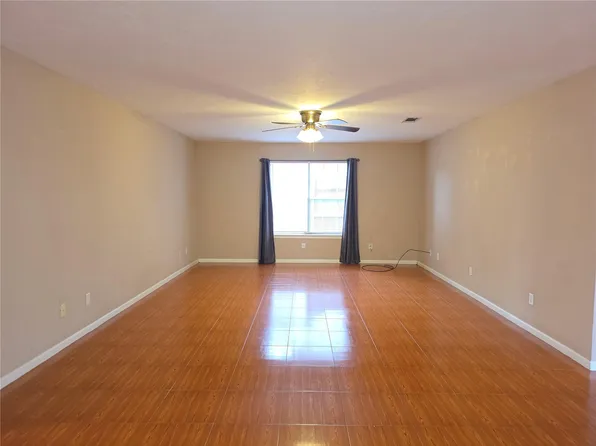 414 Texas St, Tomball, TX 77375