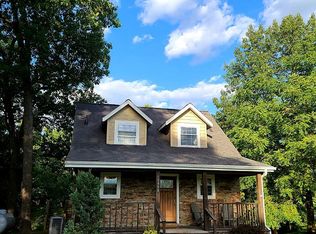 10888 Clear Skies Dr, Plainview, IL 62685