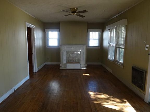 3rd image of 364 Hester Ave