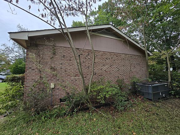 2nd image of 1803 Oak Tree Ct