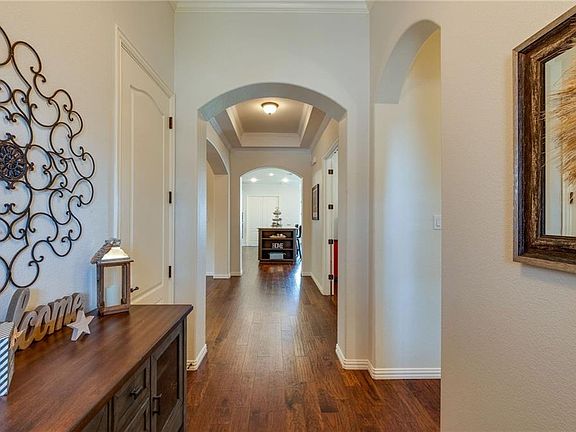 4th image of 2554 Hannah Cir