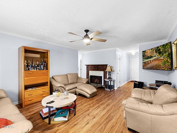 4th image of 47 Erin Dr