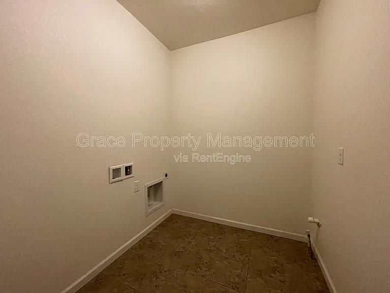 618 W 171st Pl — Photo 5
