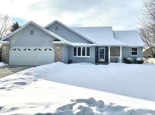 838 Delta St, Cleveland, WI 53015