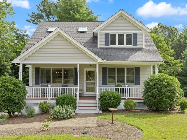 40 Ray Rd, Wrentham, MA 02093