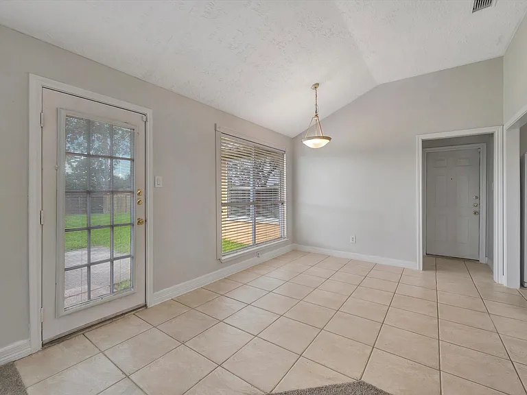 2505 Ironclad Dr — Photo 6