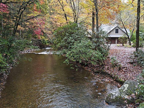 3rd image of 7862 Hiawassee Wilderness Trl