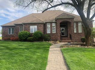 1305 N Fenchurch Ln, Springfield, MO 65802