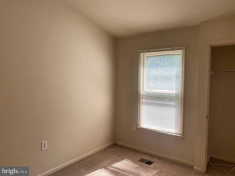 5623 Gresham Ln — Photo 31