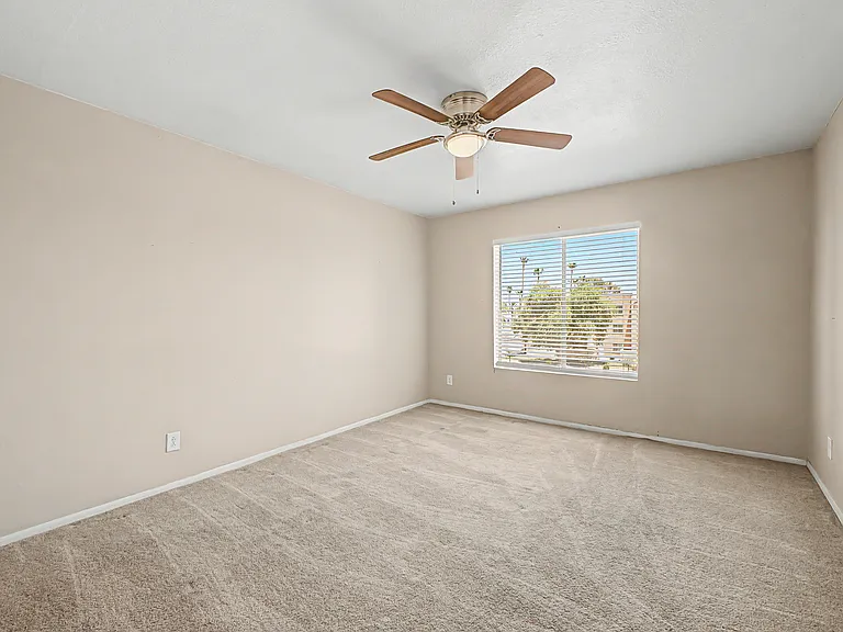 540 N May St #3106 — Photo 16