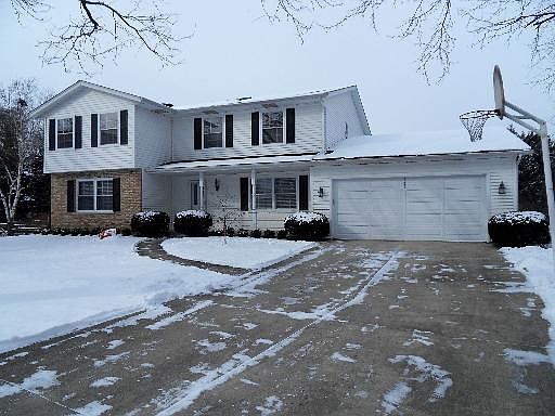 1st image of 989 E Belaire Ct