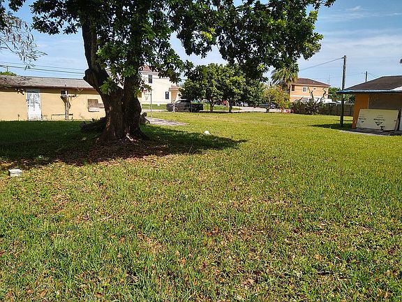 3rd image of 350 SW 9th Ave