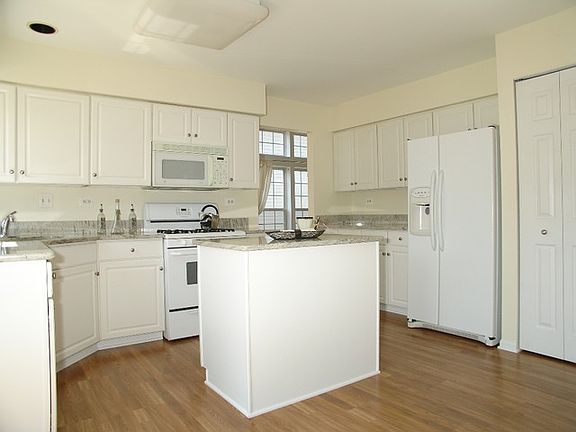 5th image of 3231 Haverhill Dr