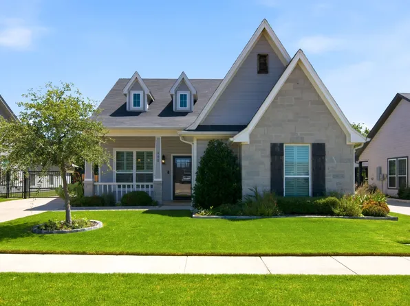 608 Joy Ct, Burleson, TX 76028