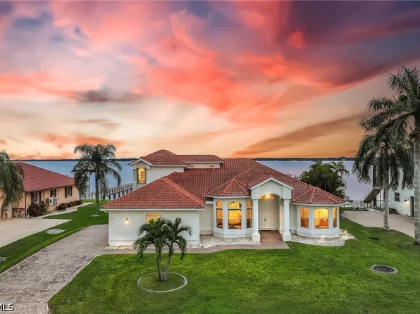 6140 River Shore Ct, North Fort Myers, FL 33917