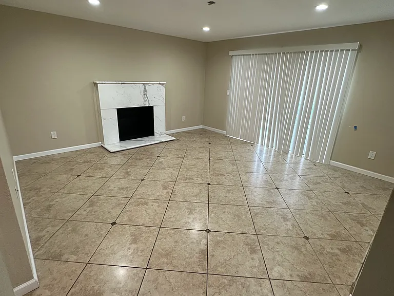 704 Windward Ct — Photo 14