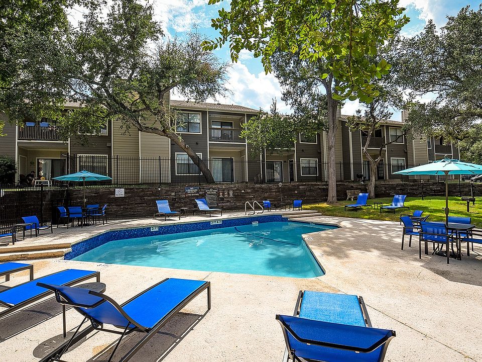 Settlers Creek Pool Area