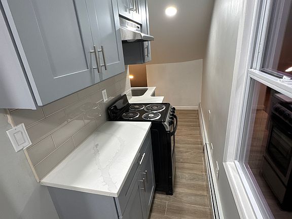 KITCHEN IS BRAND NEW EVERYTHING.