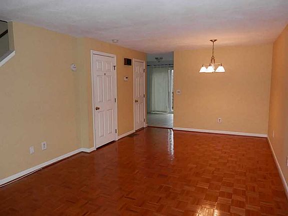 4th image of 351 New London Ave Unit 103