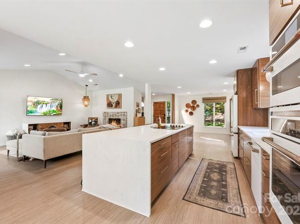 50 Honeysuckle Woods, Lake Wylie, SC 29710
