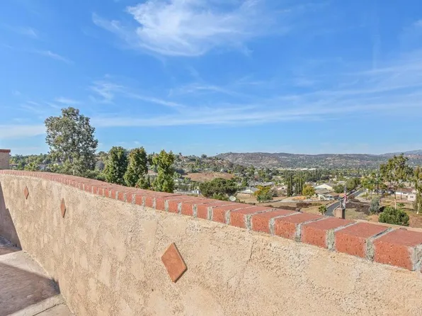 12207 Valhalla Dr, Lakeside, CA 92040