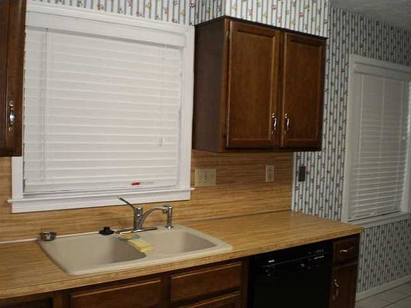 4th image of 1446 Tudor Dr