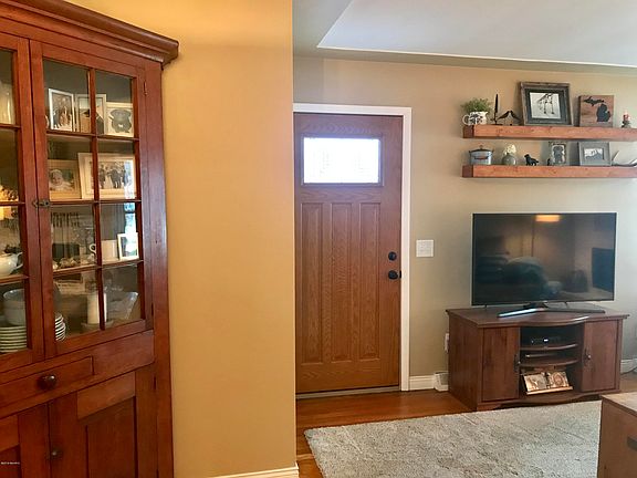 4th image of 15266 Kevin St