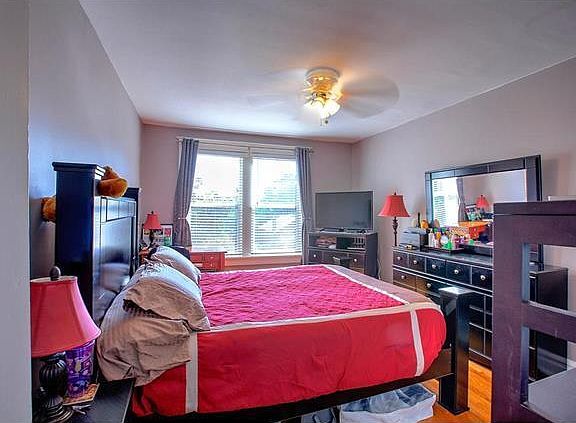 5th image of 1369 McCausland Ave APT 1S