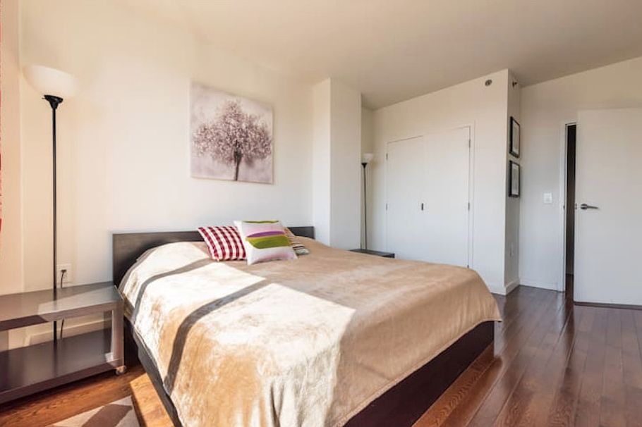1st image of 12-15 Broadway #623