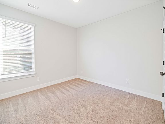 5th image of 508 Sunflower Dr