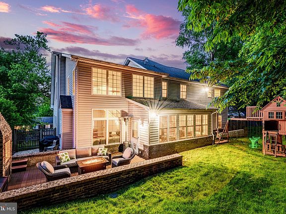 5th image of 7235 Woodley Pl