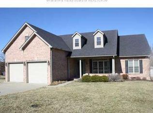 1043 Saint Ives Dr, Hurricane, WV 25526