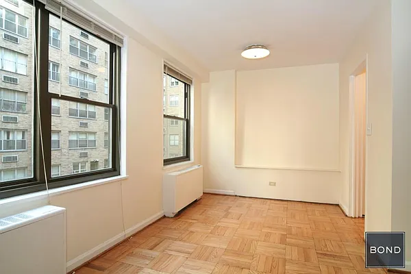 Rented by Bond New York | media 13