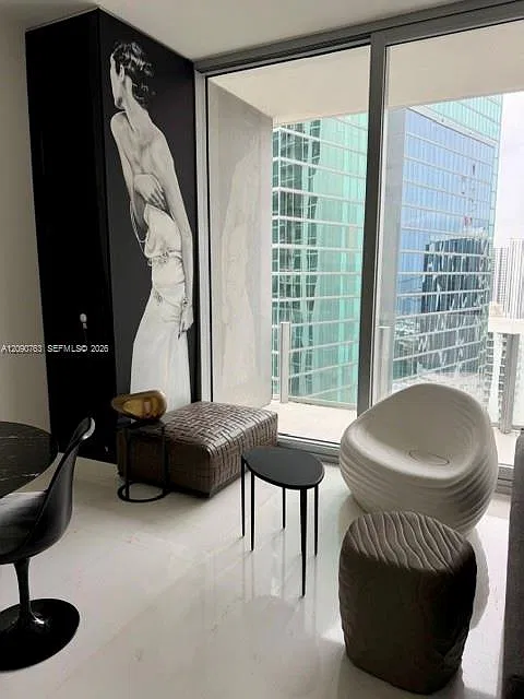 1 bed, 1.5 bath, 679 sqft, $7,300 — Photo 1