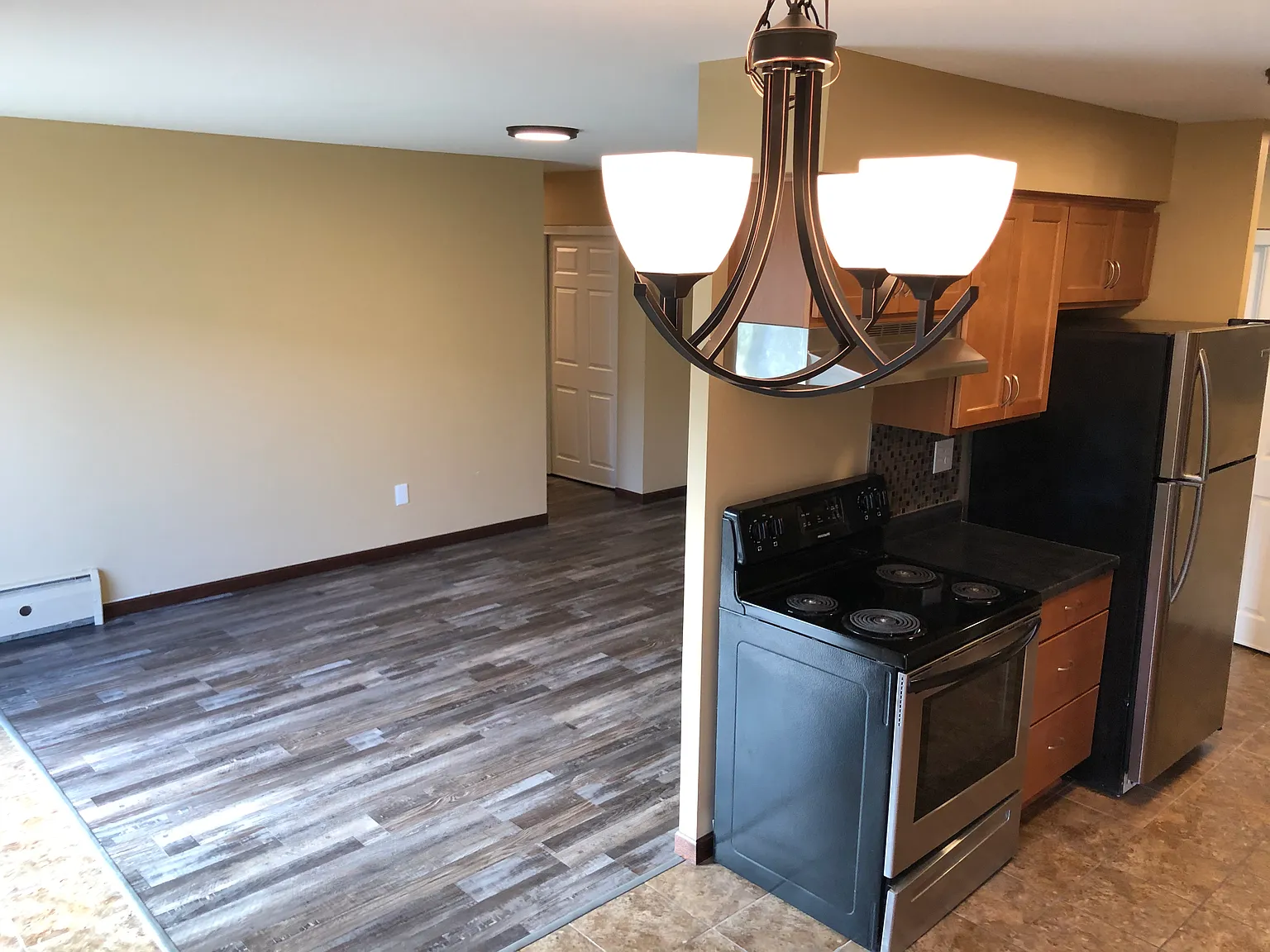 2 bed, 840 sqft, $1,375 — Photo 4